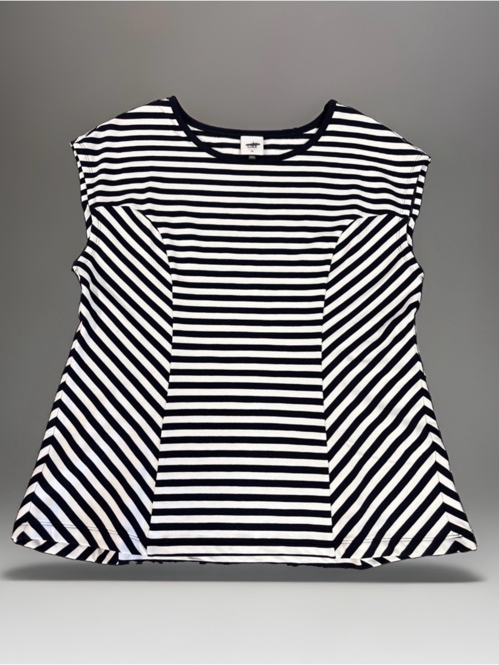 Cabi Women's Sleeveless Tank Top Black Striped, Size Medium NWOT - Picture 2 of 4